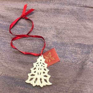 Lenox pierced Christmas tree charm ornament. Great condition, beautiful piece.